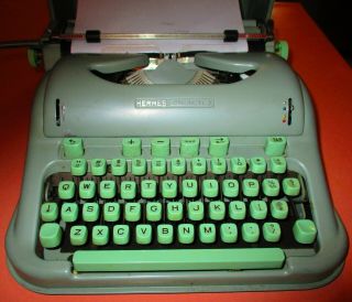 Vintage Hermes 3000 Seafoam Green Portable Typewriter made in Switzerland. 5