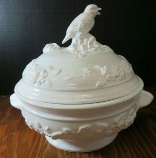 Vintage Frutuoso & Frutuoso Porcelain Handled Serving Bowl Bird Lid Handle Excel