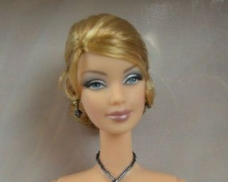 Limited Edition Giorgio Armani Barbie Doll Limited Edition B2521 5