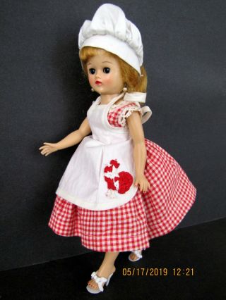 Vintage Vogue Blonde Jill Doll In Very Hard To Find Cookout Outfit - Wow