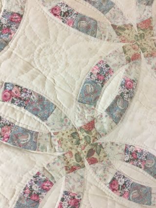 VINTAGE HAND CRAFTED DOUBLE WEDDING RING QUILT 63 