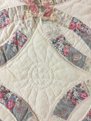 VINTAGE HAND CRAFTED DOUBLE WEDDING RING QUILT 63 