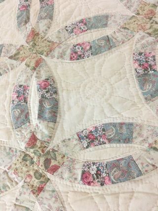 VINTAGE HAND CRAFTED DOUBLE WEDDING RING QUILT 63 