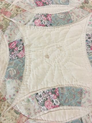 VINTAGE HAND CRAFTED DOUBLE WEDDING RING QUILT 63 