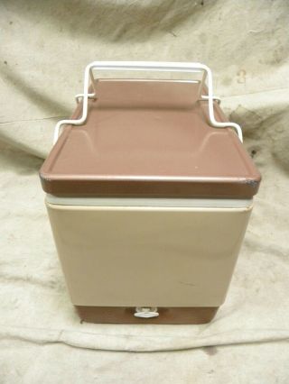 Vtg 6/79 Coleman Metal Ice Chest Cooler With Picnic Basket Type Handles (A20) 4