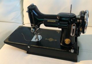 1938 - 1939 Vintage Singer 221 - 1 Featherweight Sewing Machine With Case