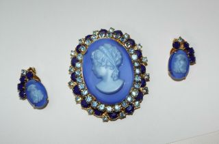 Vintage Juliana / D&e Blue Rhinestone Cameo Brooch Pin Earrings Set Costume