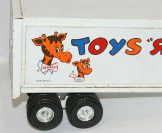 VINTAGE TOYS R US EXCLUSIVE TRACTOR TRAILER SEMI 22 