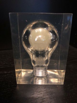 Vintage Lucite Pop Art Encased Glow In The Dark Light Bulb Paperweight 3