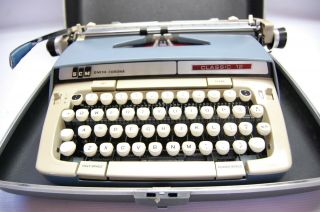 Smith Corona Classic 12 Vintage Typewriter W Case 1964 Elite Near