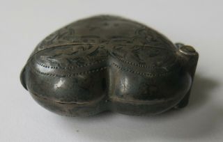 Antique British Sterling Silver Heart - Shaped Vesta Case c.  1909 3