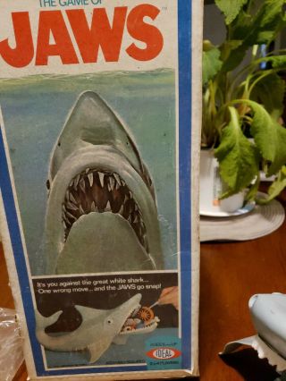 vintage 1975 the game of jaws.  By ideal.  Universal pictures.  Complete. 3