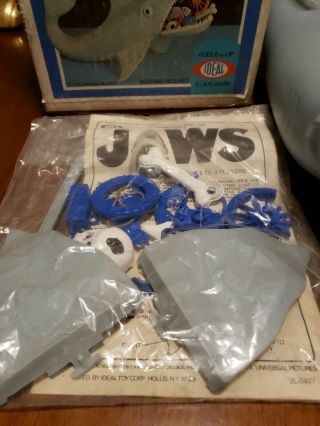 vintage 1975 the game of jaws.  By ideal.  Universal pictures.  Complete. 8