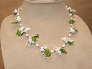 Vintage Italy White & Green Blown Murano Glass Bird Leaf & Berry Necklace 18 "