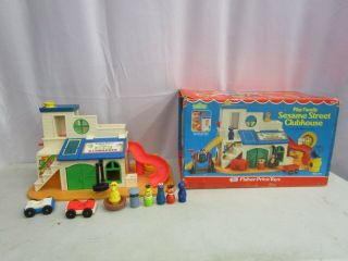 Vintage 1977 Fisher - Price Little People Sesame Street Clubhouse W/box 937