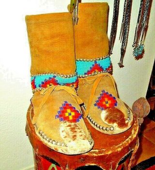 Very Exceptional Vintage San Carlos Apache Beaded & Studded Sunrise Moccasins