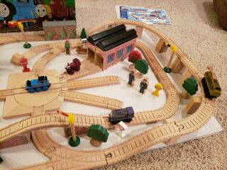 Thomas wooden Railway Rare Magic Railroad 100 Piece Movie Set Please Read 5