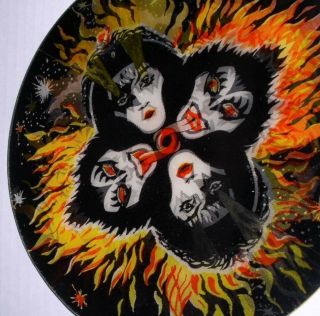 Kiss Lenticular Card Vintage Origin Unknown 7 1/2 Inch Round Very Rare 7