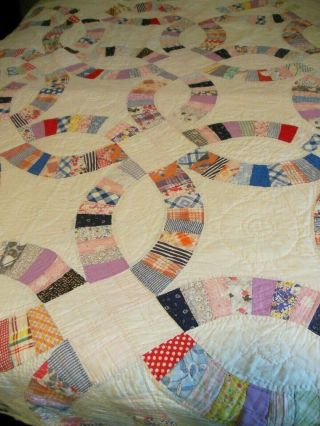 Vintage Hand Pieced & Quilted Wedding Ring Quilt Full 88 By 70