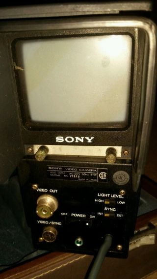 Vintage SONY AVC - 3250 Television TV VIDEO CAMERA with CASE LENS 1:1.  8 12.  5 - 75mm 6