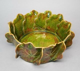 Vintage Pat Young Hand Crafted Green Ceramic Geranium Leaf Pottery Bowl 7.  5 