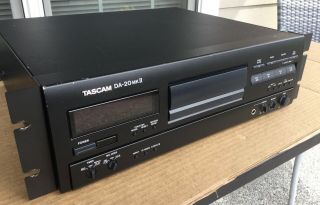 Vtg Rack Mount TASCAM DA - 20 MKII Stereo DAT Digital Audio Tape PLAYER RECORDER 2