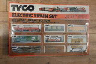 Vintage Tyco Orange Box Ho Scale Electric Train Set