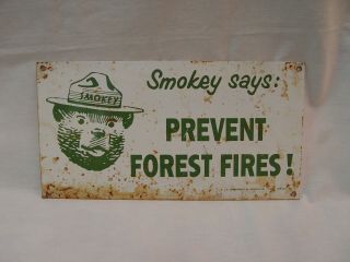 Vintage Smokey The Bear Prevent Forest Fires Dept Of Agriculture Tin Tacker Sign