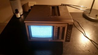 Vintage General Electric (7 - 7650B) Portable TV/AM - FM Radio - 3
