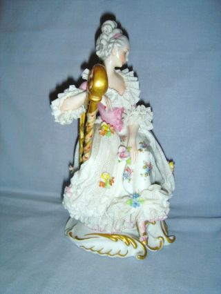 PRETTY VINTAGE CAPODIMONTE PORCELAIN SEATED LACE LADY FIGURINE PLAYING GOLD HARP 3