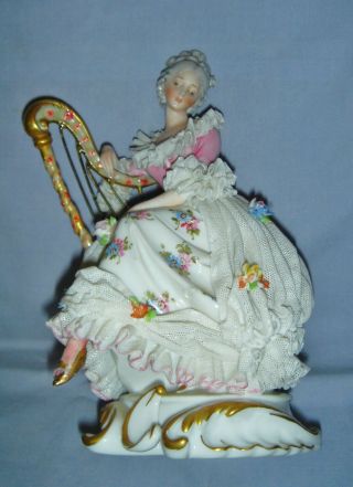 PRETTY VINTAGE CAPODIMONTE PORCELAIN SEATED LACE LADY FIGURINE PLAYING GOLD HARP 9