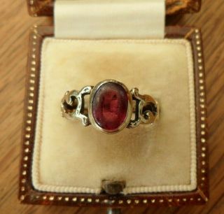 Vintage Jewellery Early 18ct Gold 1.  5ct Garnet Ring - For Scrap Or Wear