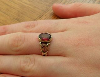 VINTAGE JEWELLERY EARLY 18CT GOLD 1.  5CT GARNET RING - FOR SCRAP OR WEAR 2