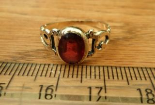 VINTAGE JEWELLERY EARLY 18CT GOLD 1.  5CT GARNET RING - FOR SCRAP OR WEAR 5