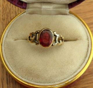 VINTAGE JEWELLERY EARLY 18CT GOLD 1.  5CT GARNET RING - FOR SCRAP OR WEAR 6