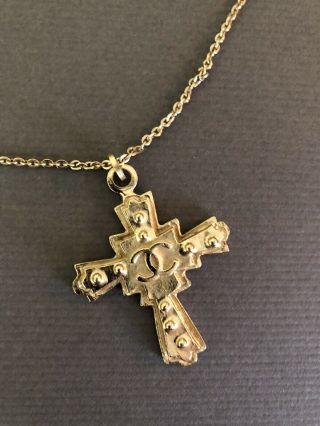 CHAIN NECKLACE PENDANT CROSS with COCO CHANEL CC LOGO VINTAGE 2