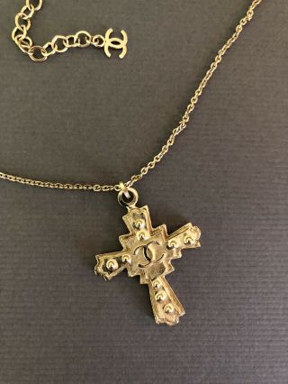 CHAIN NECKLACE PENDANT CROSS with COCO CHANEL CC LOGO VINTAGE 3
