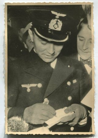 German Wwii Archive Photo: Kriegsmarine U - Boat Commander,  Name On Reverse