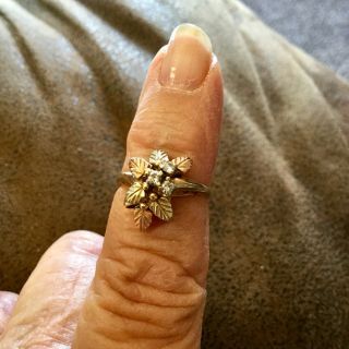 Vintage 10K Black Hills Gold 3 Diamond Ring Size 5.  5 Natural Diamonds 11