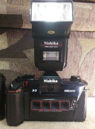 Vintage Nishika N8000 35mm 3D Camera Twin Light 3010 Flash GREAT 2