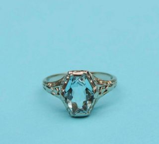 Ladies Vintage Olive Blue Topaz Gemstone Ring - 14 Karat White Gold