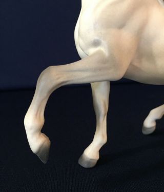 Vtg.  Hagen - Renaker DW Ceramic ' Turning Arab ' Arabian Horse Figurine.  White, 10