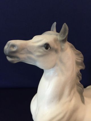 Vtg.  Hagen - Renaker DW Ceramic ' Turning Arab ' Arabian Horse Figurine.  White, 3