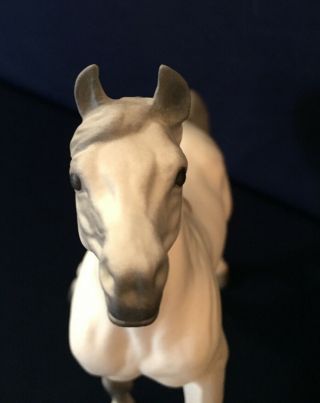 Vtg.  Hagen - Renaker DW Ceramic ' Turning Arab ' Arabian Horse Figurine.  White, 5