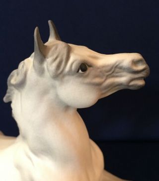 Vtg.  Hagen - Renaker DW Ceramic ' Turning Arab ' Arabian Horse Figurine.  White, 6