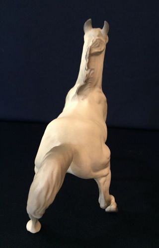 Vtg.  Hagen - Renaker DW Ceramic ' Turning Arab ' Arabian Horse Figurine.  White, 8