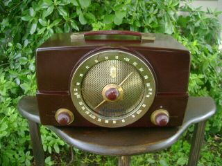 Vintage Bakelite Zenith Am/fm Tube Radio Model Y825