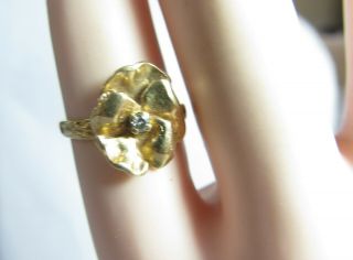 VINTAGE 14K SOLID GOLD HAND MADE RING OF A FLOWER WITH NATURAL DIAMOND 5