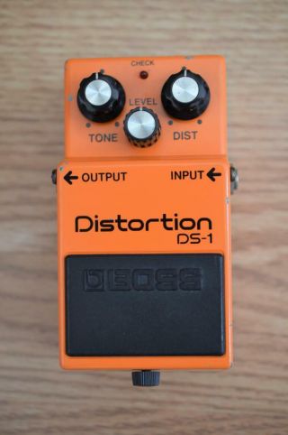 Boss Ds - 1 Distortion Vintage Guitar Effects Pedal - Black Label Mij Ds1