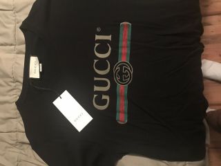 Gucci 480$ Authentic Black Cotton Vintage Logo Print Crewneck Tshirt